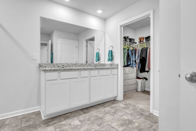 1519 Ashgrove Pl, Lebanon, TN 37087