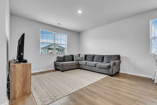 1519 Ashgrove Pl, Lebanon, TN 37087