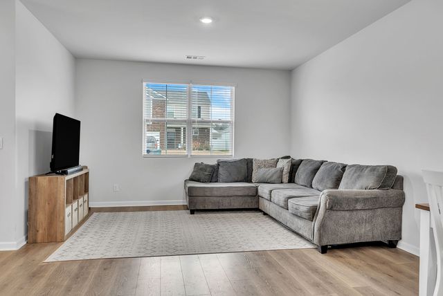 1519 Ashgrove Pl, Lebanon, TN 37087