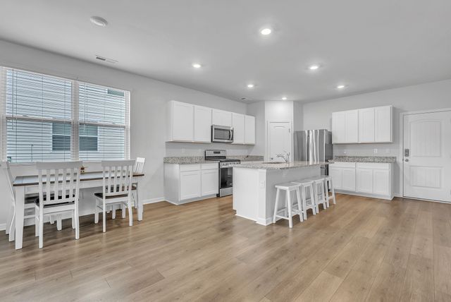 1519 Ashgrove Pl, Lebanon, TN 37087