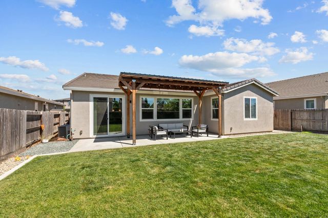 1040 Monterey Way, Plumas Lake, CA 95961