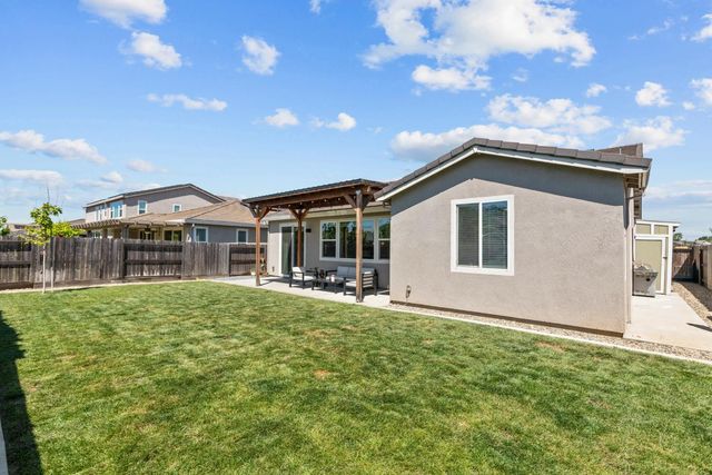 1040 Monterey Way, Plumas Lake, CA 95961