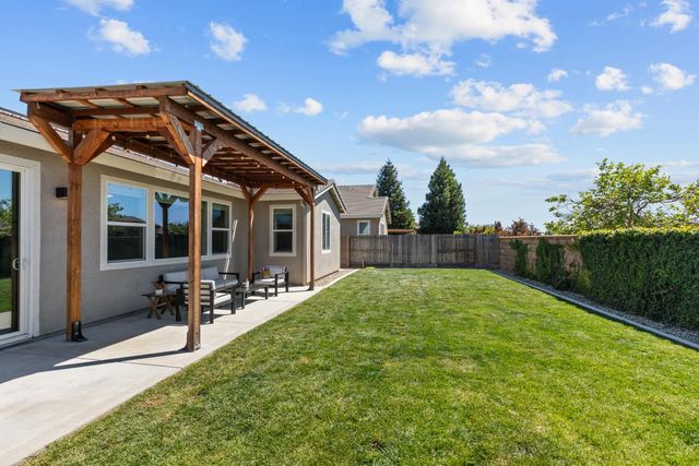 1040 Monterey Way, Plumas Lake, CA 95961