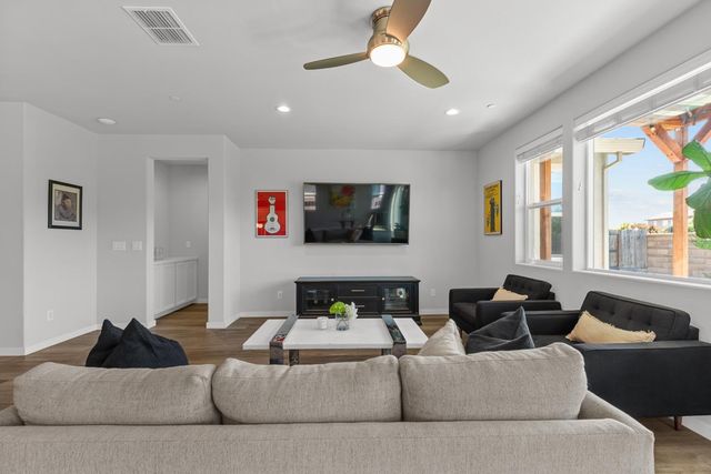 1040 Monterey Way, Plumas Lake, CA 95961