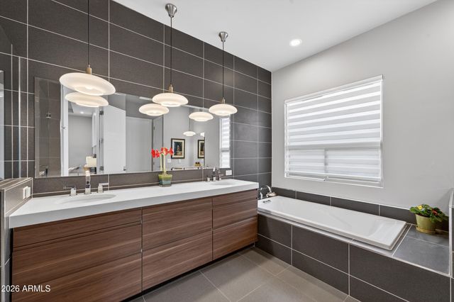 4714 E LEWIS Avenue, Phoenix, AZ 85008