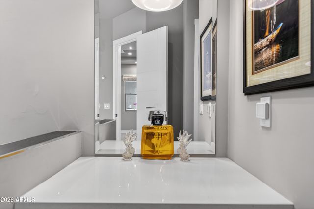 4714 E LEWIS Avenue, Phoenix, AZ 85008