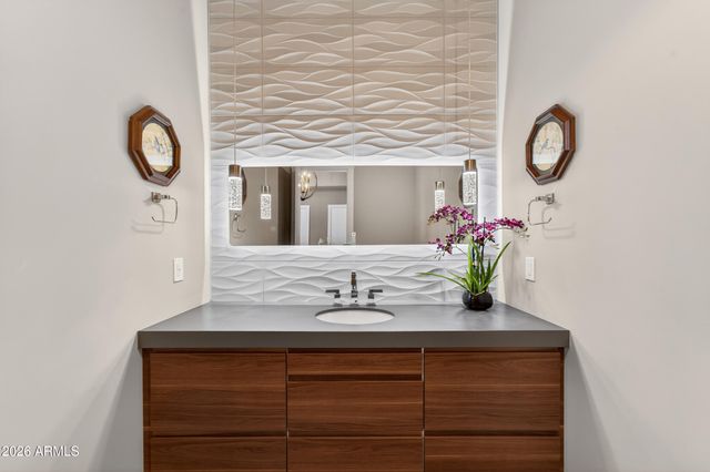 4714 E LEWIS Avenue, Phoenix, AZ 85008