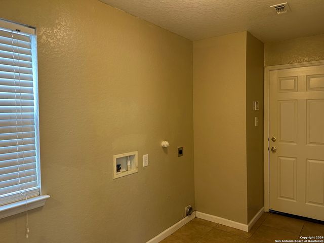 225 WOODSTONE LOOP, Cibolo, TX 78108