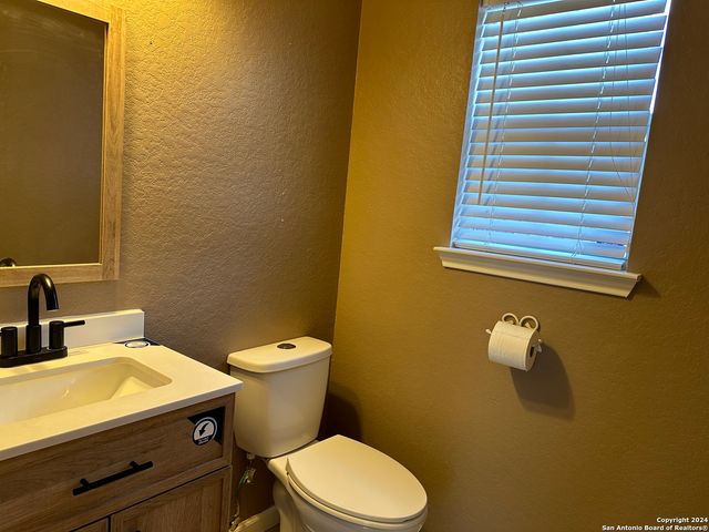 225 WOODSTONE LOOP, Cibolo, TX 78108