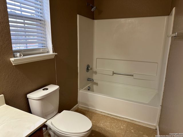 225 WOODSTONE LOOP, Cibolo, TX 78108