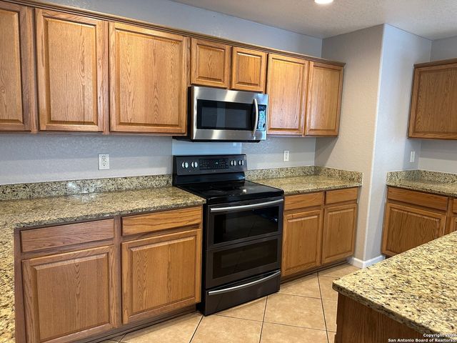 225 WOODSTONE LOOP, Cibolo, TX 78108