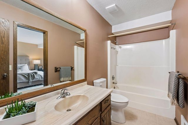 5900 Afton Road, Excelsior, MN 55331