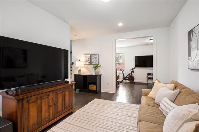 125 Rowan Avenue, Alpharetta, GA 30009