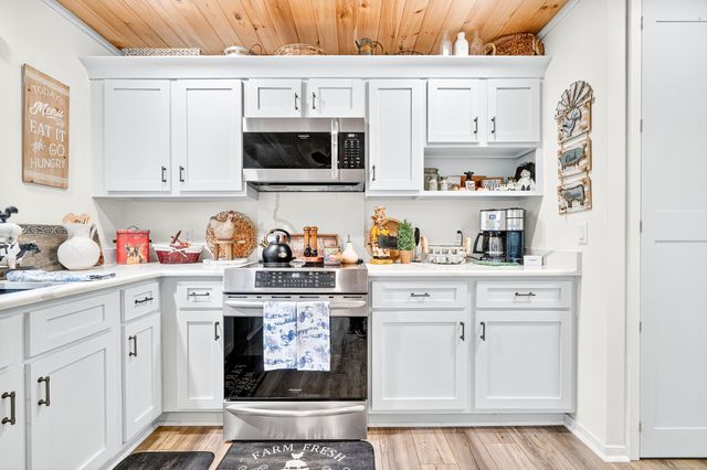 401 Heritage Village B, Southbury, CT 06488