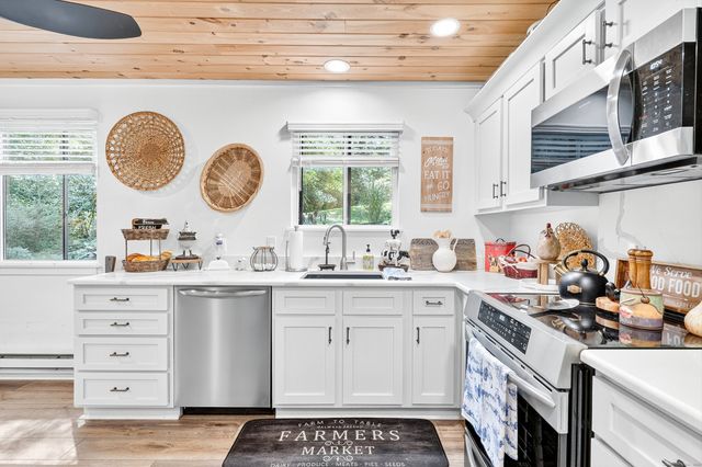 401 Heritage Village B, Southbury, CT 06488