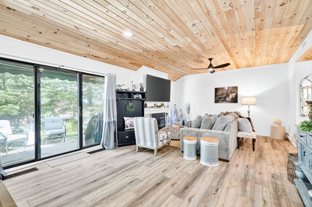 401 Heritage Village B, Southbury, CT 06488