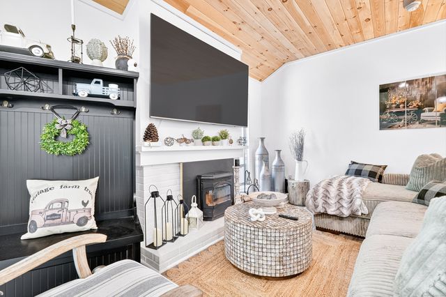 401 Heritage Village B, Southbury, CT 06488