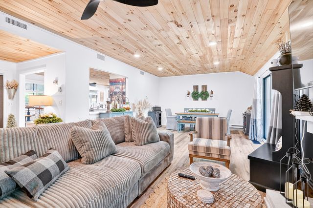 401 Heritage Village B, Southbury, CT 06488