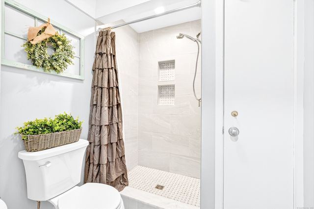 401 Heritage Village B, Southbury, CT 06488