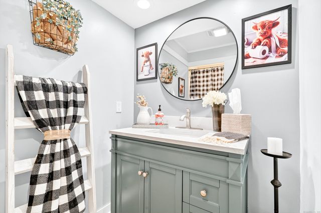 401 Heritage Village B, Southbury, CT 06488