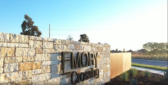 90 Flowers Ave, Hutto, TX 78634