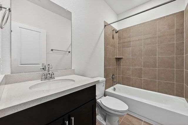 90 Flowers Ave, Hutto, TX 78634