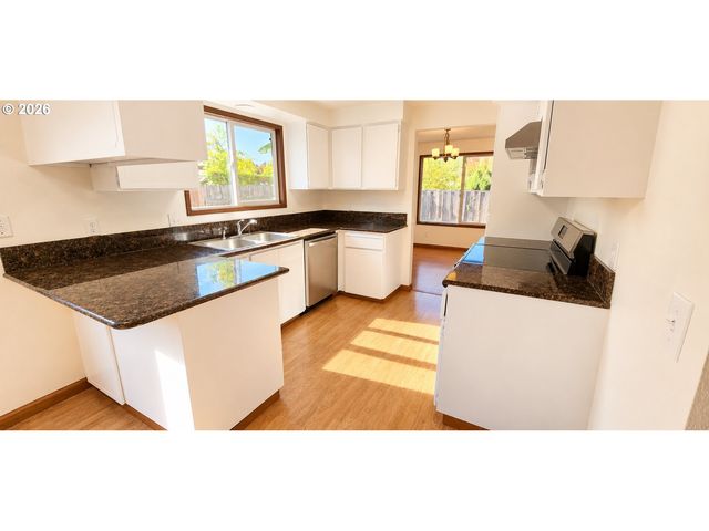 1045 Nw 180TH Ave, Beaverton, OR 97006