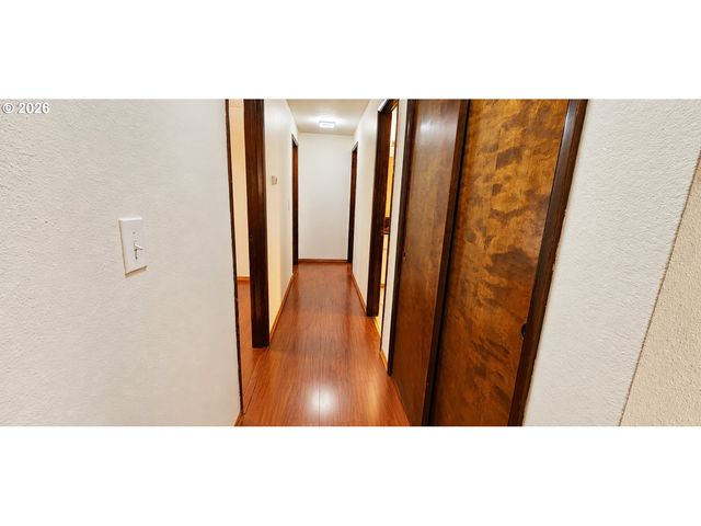 1045 Nw 180TH Ave, Beaverton, OR 97006