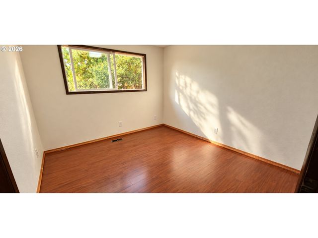 1045 Nw 180TH Ave, Beaverton, OR 97006