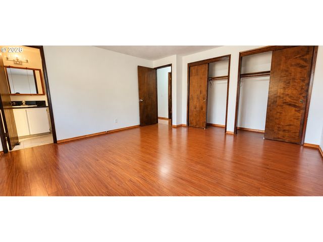 1045 Nw 180TH Ave, Beaverton, OR 97006