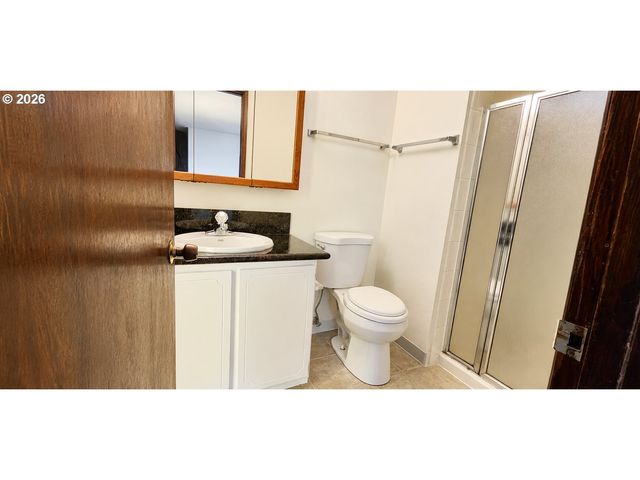 1045 Nw 180TH Ave, Beaverton, OR 97006