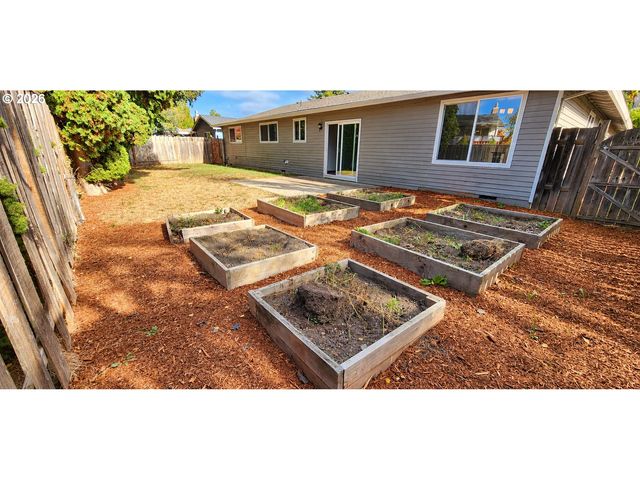 1045 Nw 180TH Ave, Beaverton, OR 97006