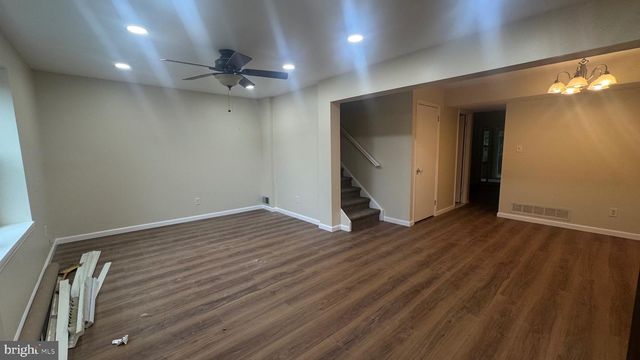 135 HOLLYBROOKE DR, Langhorne, PA 19047