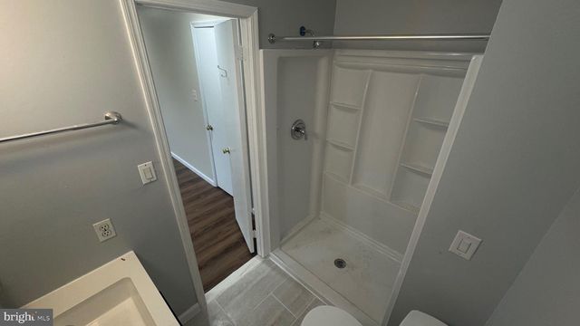 135 HOLLYBROOKE DR, Langhorne, PA 19047