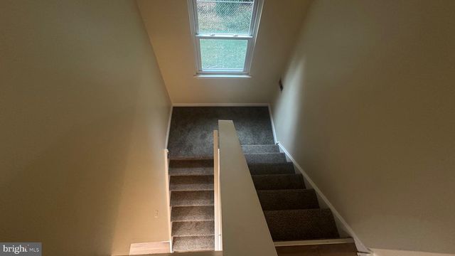 135 HOLLYBROOKE DR, Langhorne, PA 19047