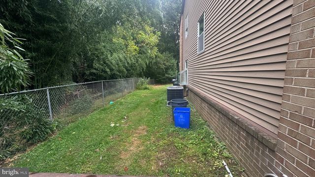 135 HOLLYBROOKE DR, Langhorne, PA 19047