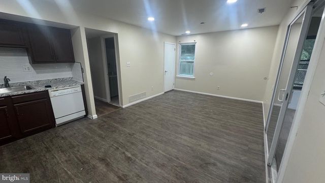 135 HOLLYBROOKE DR, Langhorne, PA 19047