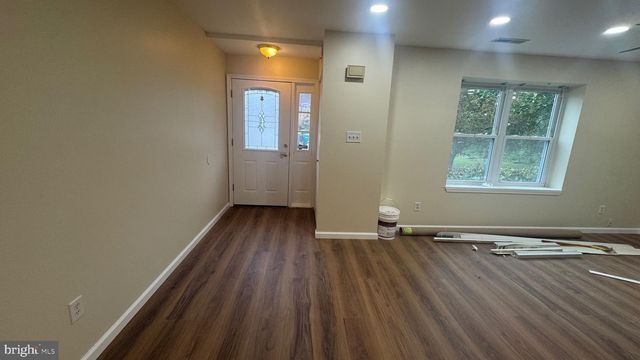 135 HOLLYBROOKE DR, Langhorne, PA 19047