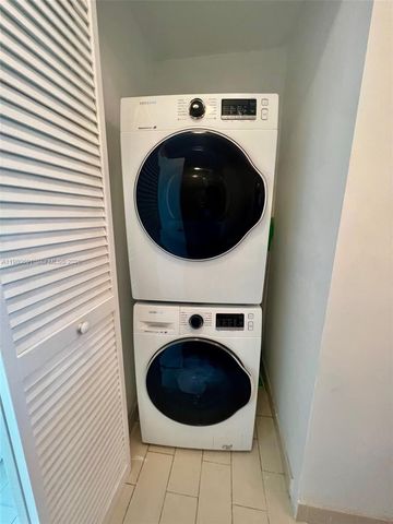 1111 SW 1st Ave 3223, Miami, FL 33130