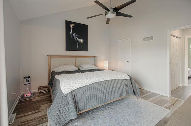 282 NE Bayview Drive, Lee's Summit, MO 64064