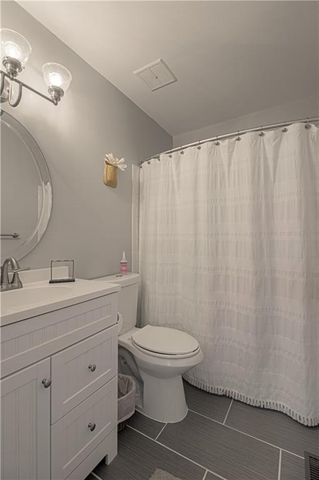 282 NE Bayview Drive, Lee's Summit, MO 64064