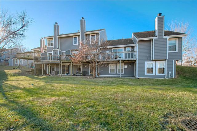 282 NE Bayview Drive, Lee's Summit, MO 64064