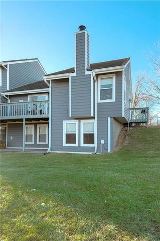 282 NE Bayview Drive, Lee's Summit, MO 64064