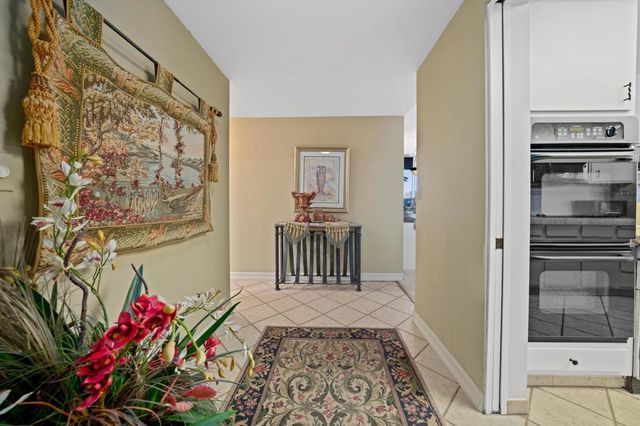 900 Island Drive 106, Rancho Mirage, CA 92270