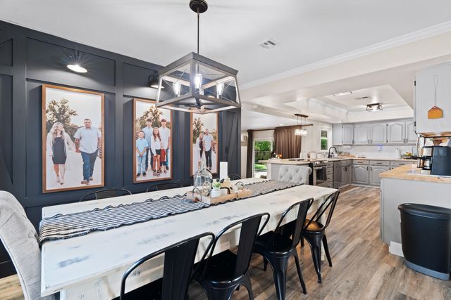 3689 Suzanne Way, Redding, CA 96002