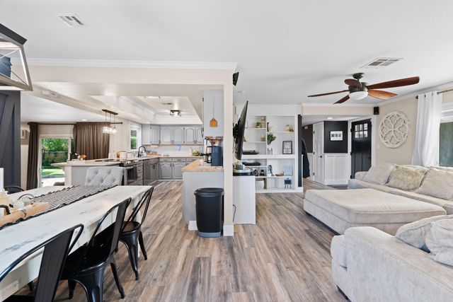 3689 Suzanne Way, Redding, CA 96002