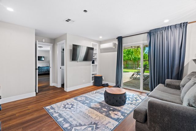 3689 Suzanne Way, Redding, CA 96002