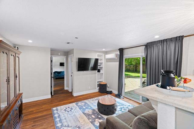 3689 Suzanne Way, Redding, CA 96002