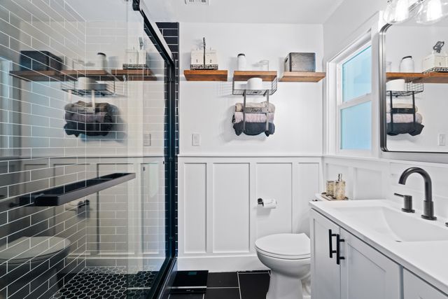 3689 Suzanne Way, Redding, CA 96002