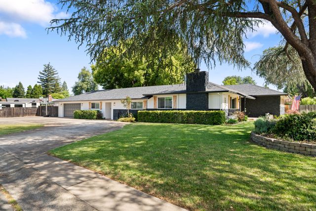 3689 Suzanne Way, Redding, CA 96002
